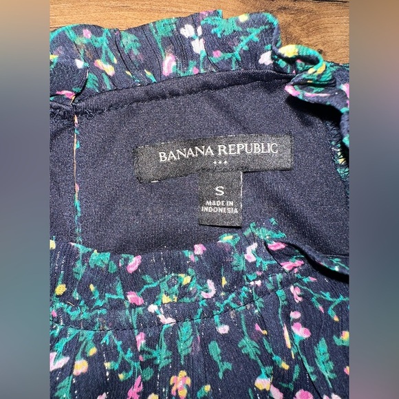 Banana Republic Flutter Sleeve Smocked Floral Blouse Top Women’s Small - Picture 5 of 7